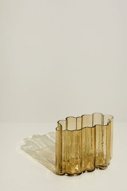 Umber Vase Amber – Slank mundblæst glasvase